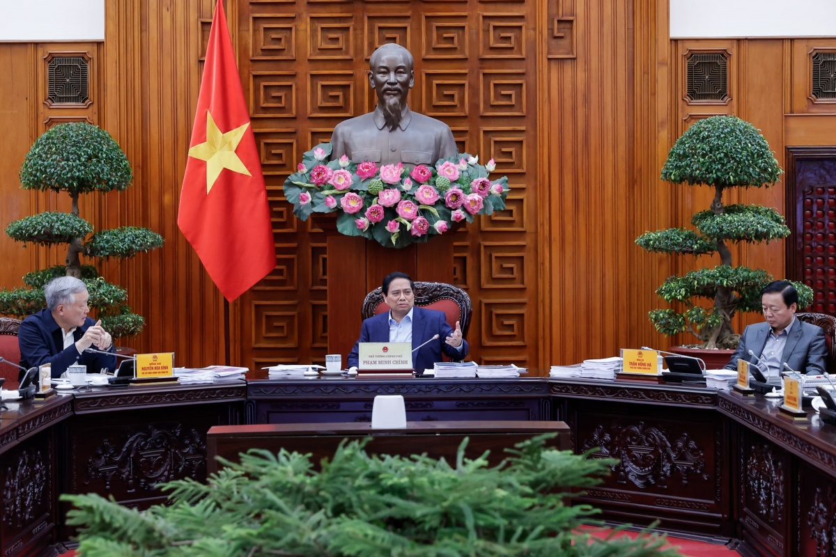 Thủ tướng: Xây dựng hệ thống đường sắt đô thị tại Hà Nội và TPHCM theo hướng hiện đại